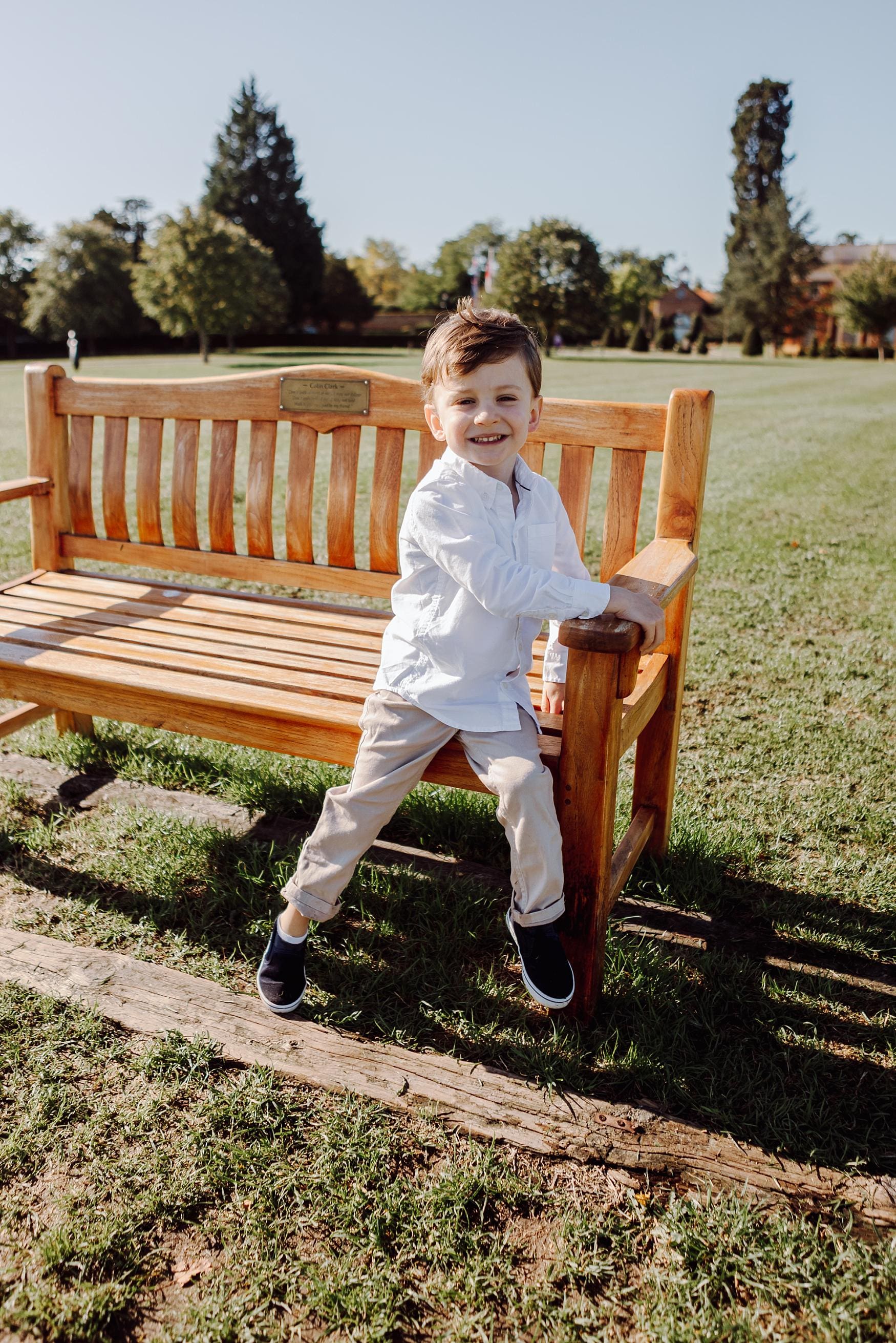 Elegant family portraits at Four Seasons Hotel Hampshire gardens