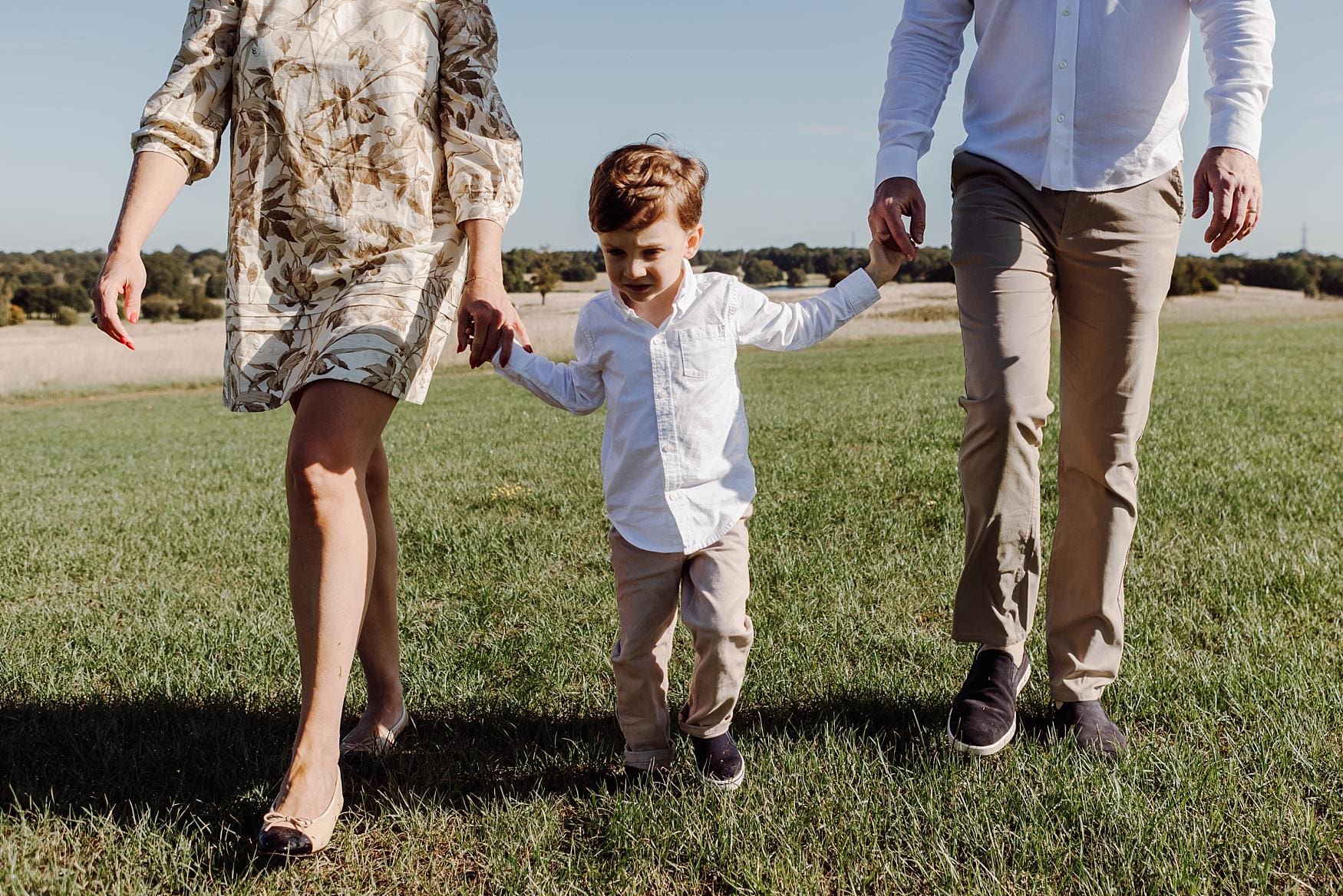 Natural family photos in the gardens of Four Seasons Hotel Hampshire